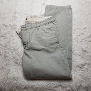 Dockers Men Light Gray Chino Pants Size 40x30 Straight Leg 100% Cotton